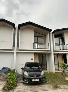 JUAL CEPAT RUMAH 2 LANTAI DI CENDANA COVE LIPPO CENTRAL
