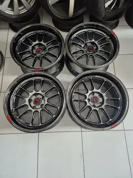 Velg cosmix R18 pcd 5×114.3 lebar 9,5 et22 ..4pcs