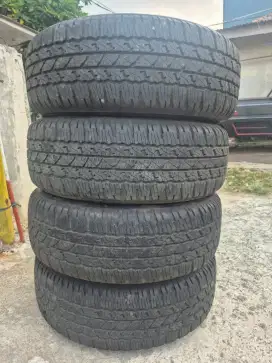 Ban copotan Fortuner Bridgestoen duller A/T 265/65 R17 97% 2025..4pcs