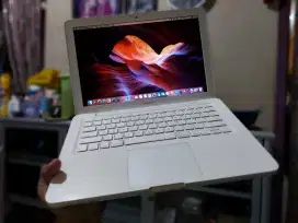 Macbook Unibody 2010 Core 2 Duo Ram 4GB SSD 256GB Prokomputer