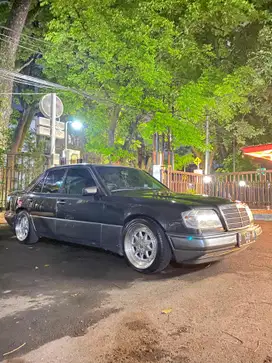 Mercedes-Benz E320 1994 Bensin