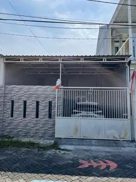 Di jual rumah onegate sistem dekat bandara juanda