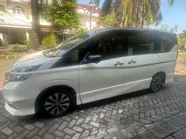 Nissan Serena 2.0 Highway star (2 Tone) 2022 Low Km