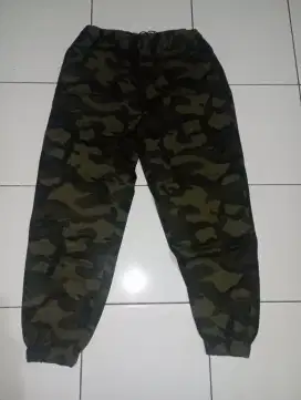 Celana joggers army