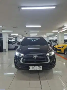 Kijang innova diesel 2022 V at hitam tgn1 pribadi, low km