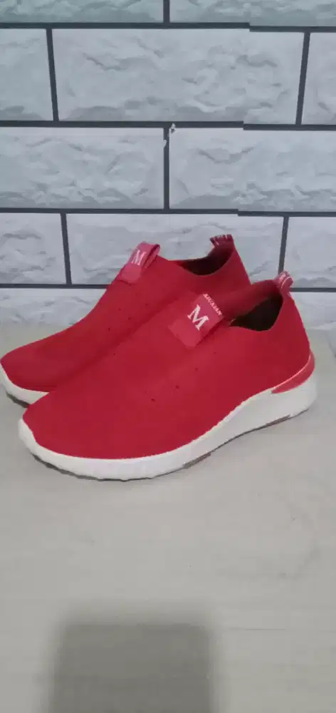 Sepatu Kaydee sepatu xiuxian sepatu kets merah size 39