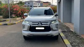 Mitsubishi pajero sport dakar 2022 putih sunroof