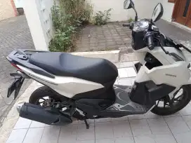Vario 160 Putih ABS