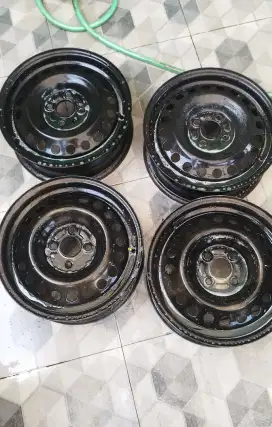 Velg Yaris gen 3 ring 15
