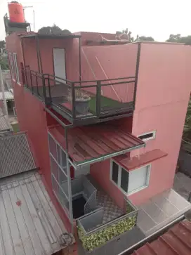 Dikontrakan Rumah 3 lantai
