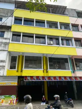 Di Jual 2 Ruko Gandeng 5 Lantai Lokasi Strategis. Tanpa perantara