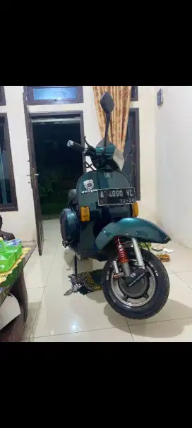 Vespa excel warna hijau plat A