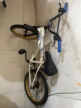 Sepeda anak dijual cepat