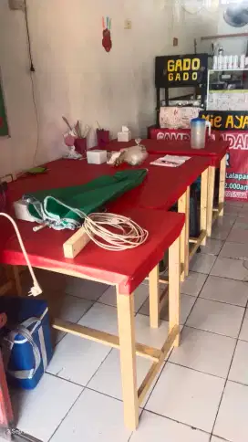 Meja warung makan