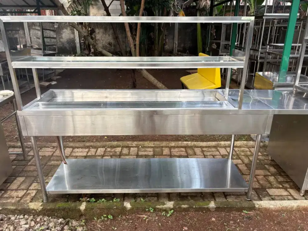 meja display 2 susun + upper
ukuran 230x65x90
ukuran upper 168x35x65