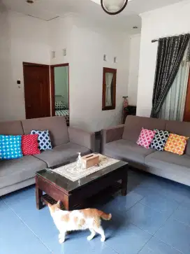 Rumah Full Furnished 5 kamar sewa Mingguan Bulanan