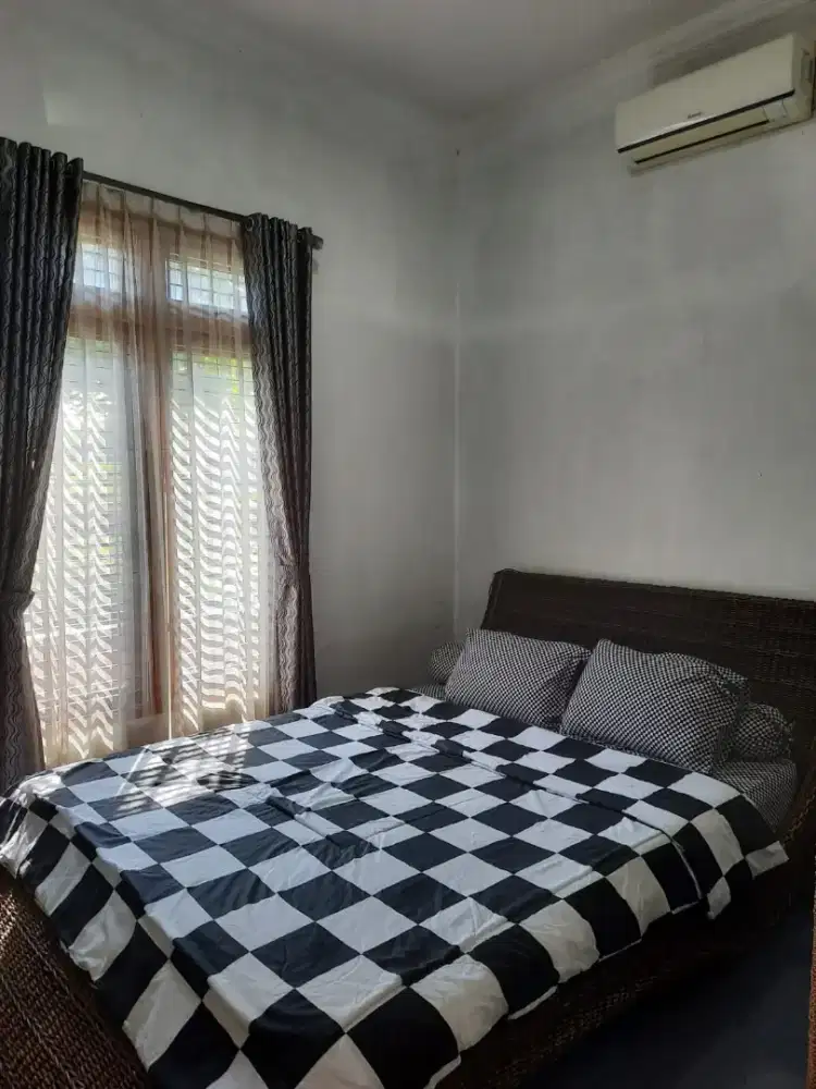 Rumah Besar Full Furnished Sewa Mingguan Bulanan Murah