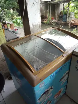 Frezer bekas masih bagus