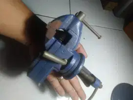Ragum catok mini