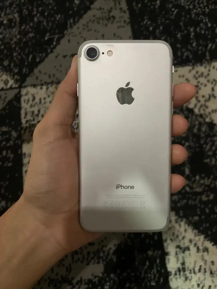 iphone 7 128gb ( garansi resmi ibox)