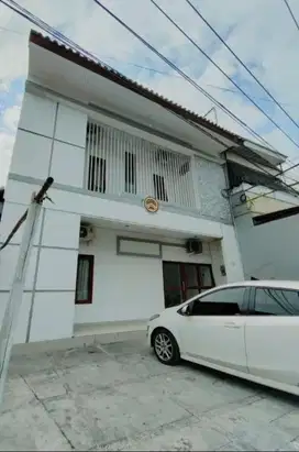 Rumah kost ekslusif 11 kamar tidur jln kabupaten jambon