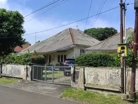 Rumah Semifurnished LT 1000m dekat Stasiun dan Kebun Raya Bogor, Bogor
