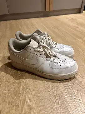 Nike air force 1 triple white