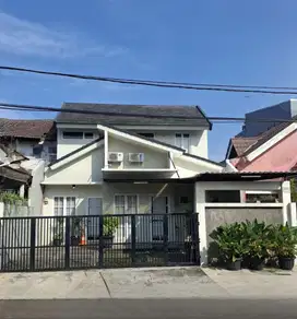 Dijual Rumah Bagus Siap Huni di Bintaro Sektor 5 -nrl