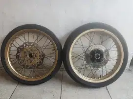 Satu set dapat ruji velg ban , barang masih bagus