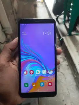 Samsung galaxy A7 2018 4/64 support nfc body fisik lecet pemakaian