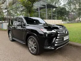 LEXUS LX600 VIP 2 + 2 nik 2024 100% ORIGINAL LIKE NEW KM 3000