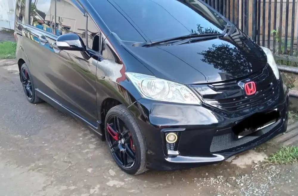 Honda Freed tipe PSD AT thn 2013
