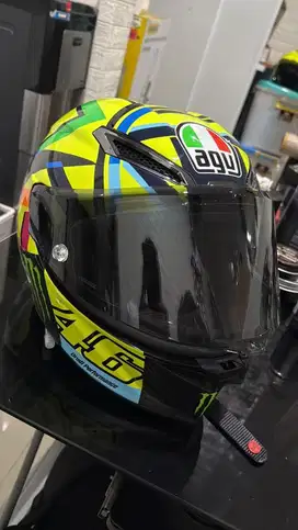 DIJUAL HELM FULLFACE Agv Rossi vista jenis soleluna size L