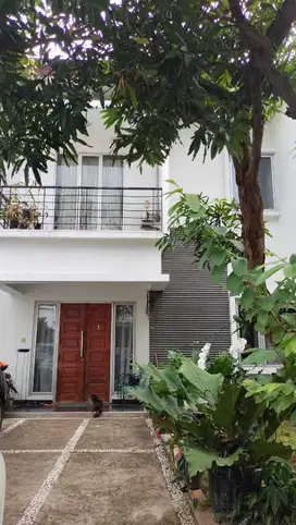 Rumah semi furnished dekat MRT Lebak bulus di cirendeu