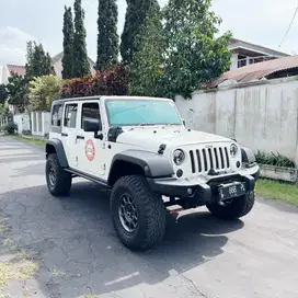 Jeep Wrangler JK Rubicon AT 2011 Low KM Kondisi Siap Pakai