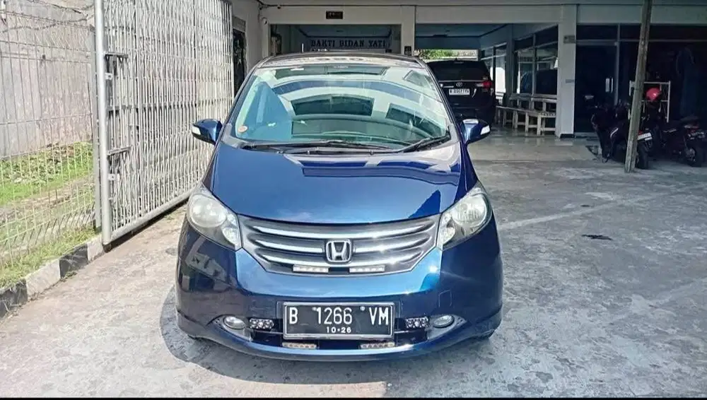 Honda Freed E (PSD) AT 2011 Murah