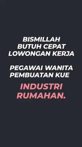 Karyawati buat kue home industri