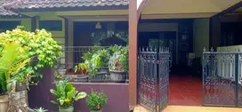 Jual Murah Rumah Luas Strategis Dekat Stasiun di Villa Gunung Lestari