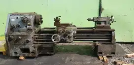 MESIN BUBUT/ LATHE MACHINE DAINICHI Model: DLG-8