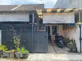 RUMAH DI PERUM GOLDEN BERRY BLOK DD-023, MENGANTI GRESIK
