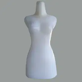 Patung manekin setengah badan