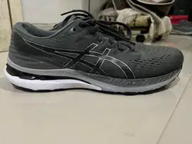 Asics gel kayano 28 size 42,5 original seperti baru