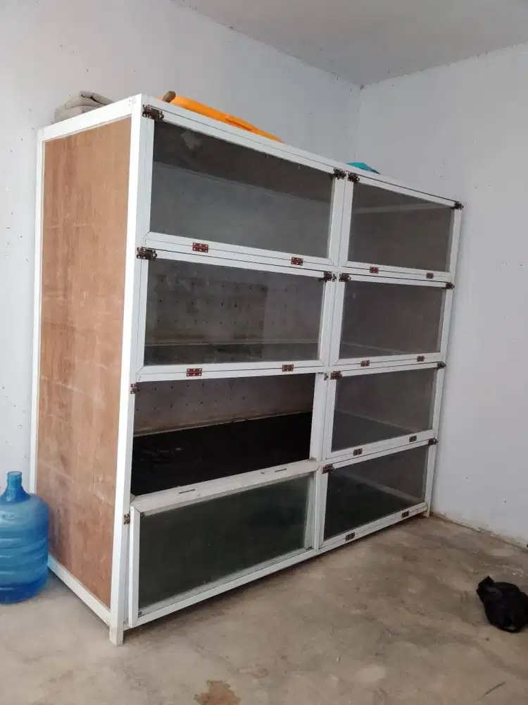 Jual kandang kucing tingkat [ homemade alumunium, kayu dan kaca ]