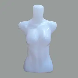 Patung setengah badan wanita