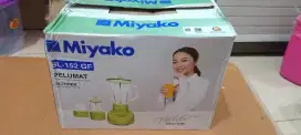 MIYAKO Blender Kaca Kapasitas 1.5 Liter BL-152GF