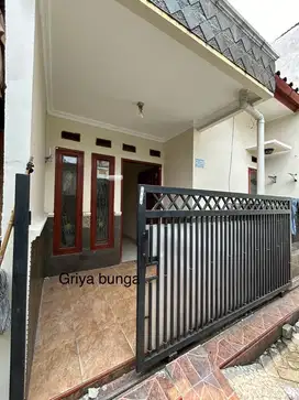 Disewakan rumah 2 kamar tidur dekat stasiun pondok ranji ciputat