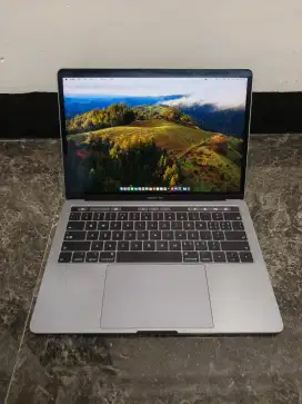 Macbook pro 13 inch 2019 i5 8/512