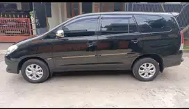 Toyota Kijang Innova 2010 Bensin