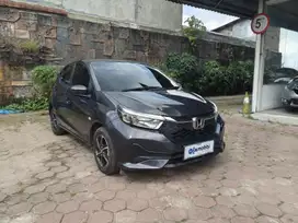 DP MURAH Honda Brio Satya 1.2 E Bensin-AT 2023 Abu-Abu CFAVF