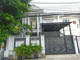 Rumah 2lt di Jl Damai Petukangan Selatan Jakarta Selatan